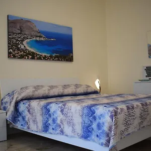 la-casa-di-gus.sicilyhotelsitaly.net/